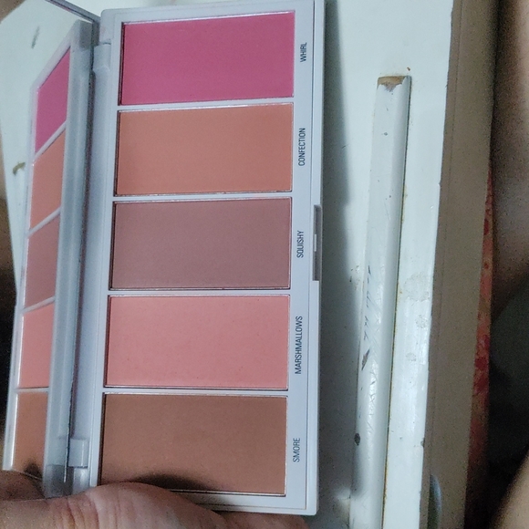 2 of 5 heart revolution chocolate bar collection - Picture 5 of 6